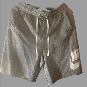 Nike Club Men's French Terry Alumni Shorts